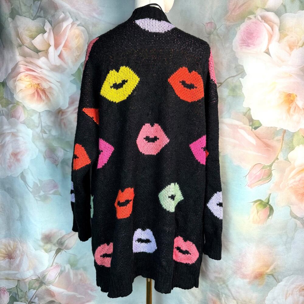 Torrid Open Front All Over Lip Print Drop Shoulde… - image 3